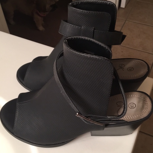 Shoes - Picture 2 of 2